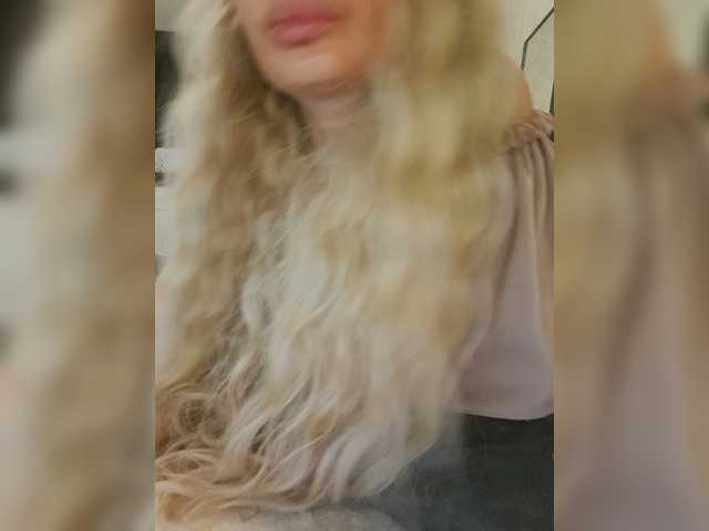 Sofaa Live Cam on BongaCams