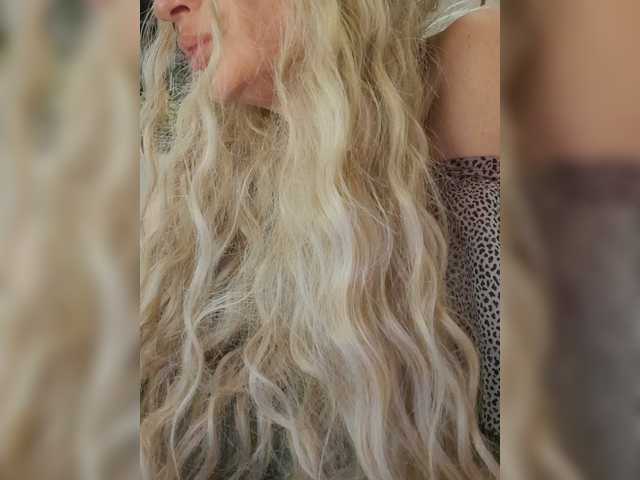 Sofaa live cam on BongaCams