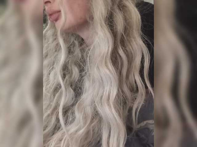 Sofaa live cam on BongaCams