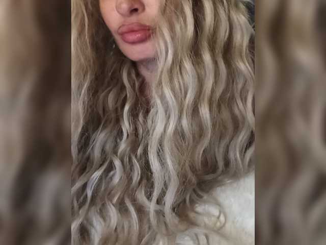 Sofaa live cam on BongaCams