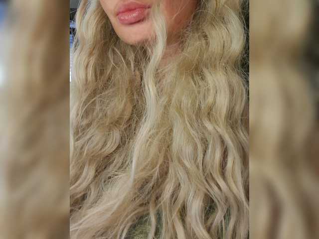 Sofaa live cam on BongaCams