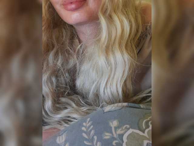 Sofaa live cam on BongaCams