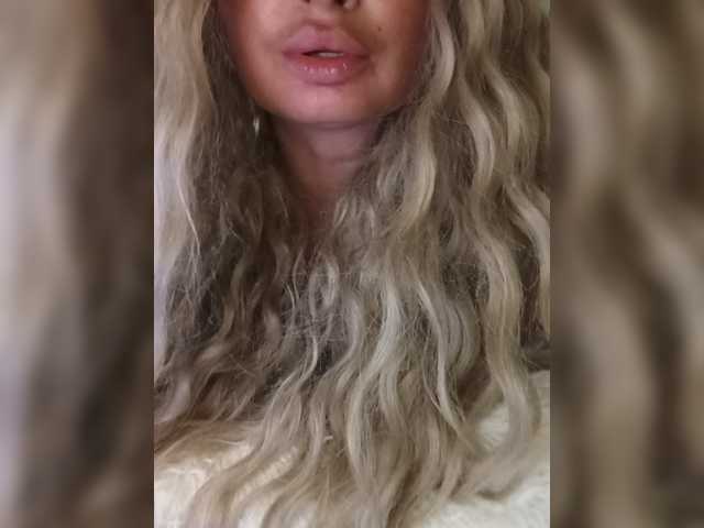 Sofaa, live now on BongaCams
