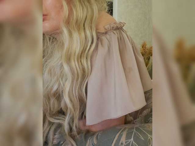 Sofaa live cam on BongaCams