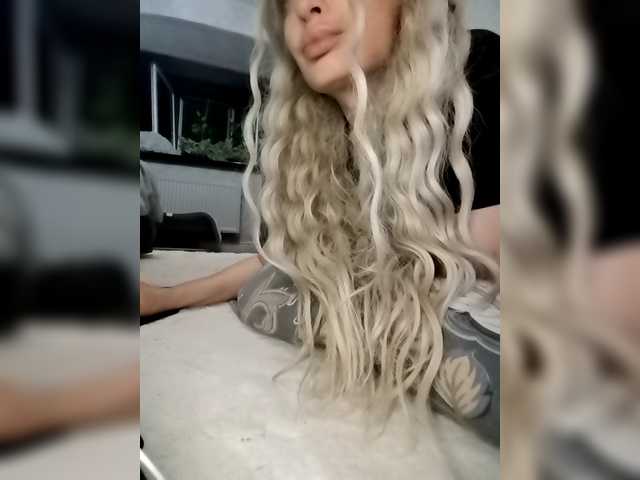 Sofaa live cam on BongaCams