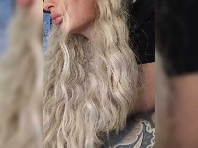 Sofaa live cam on BongaCams