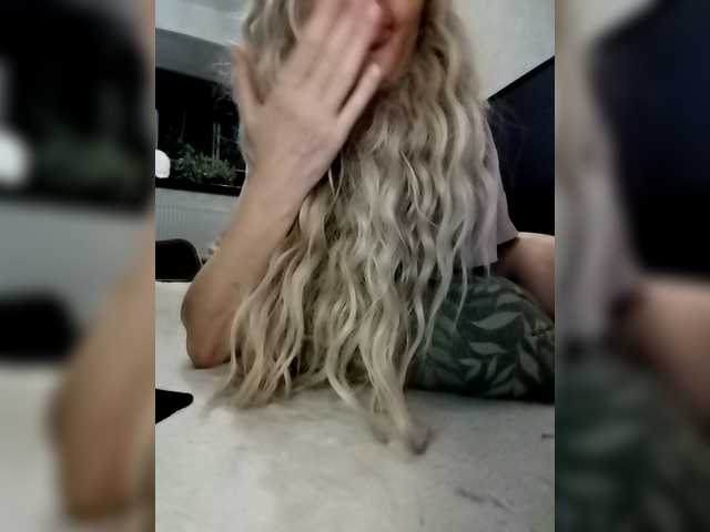 Sofaa live cam on BongaCams