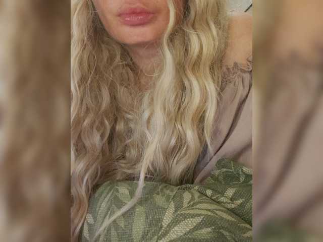 Sofaa live webcam show