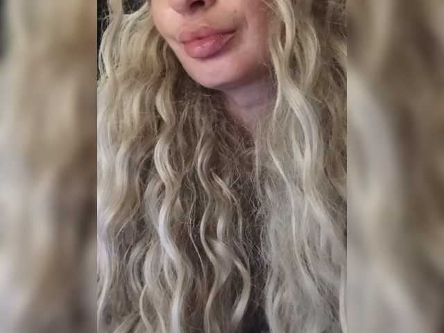 Sofaa live cam on BongaCams