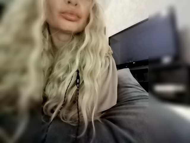 Sofaa live cam on BongaCams