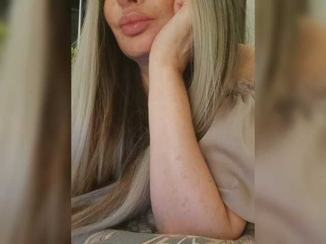 sofaa live sex show