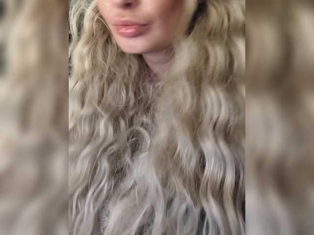 Sofaa live cam on BongaCams