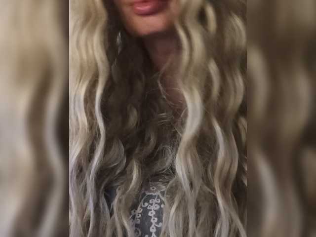 Sofaa live cam on BongaCams