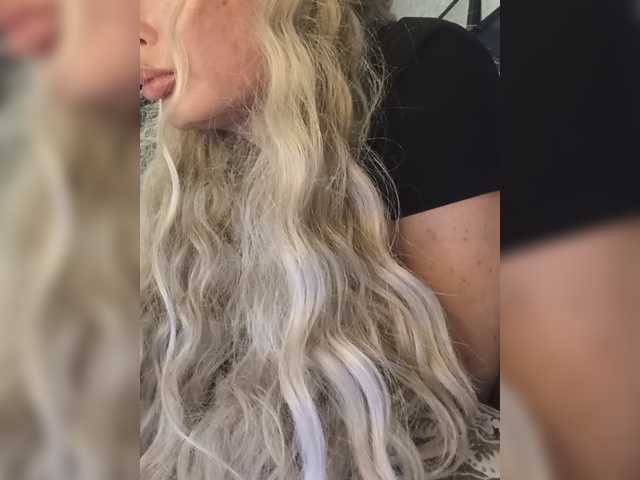 Sofaa live cam on BongaCams