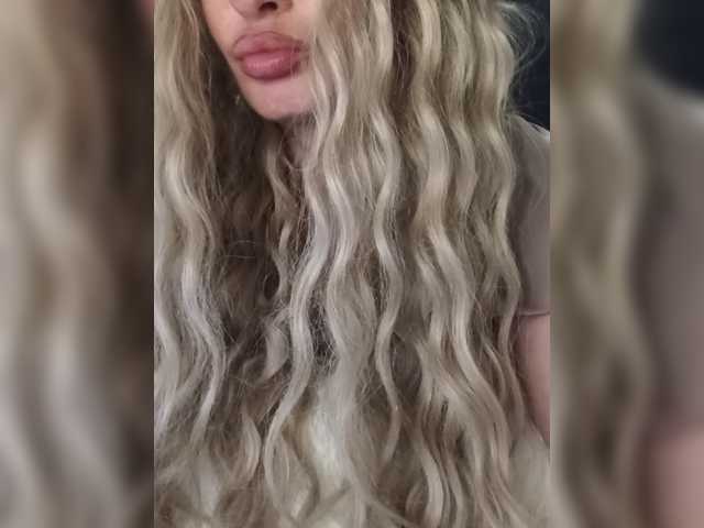 Sofaa live cam on BongaCams
