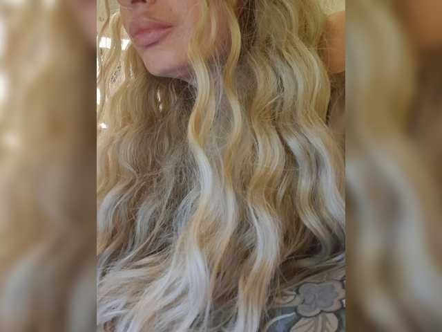 Sofaa live cam on BongaCams