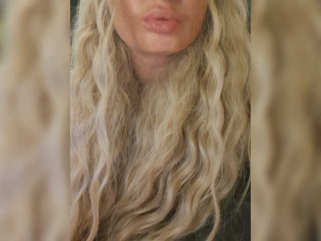 Sofaa live cam on BongaCams