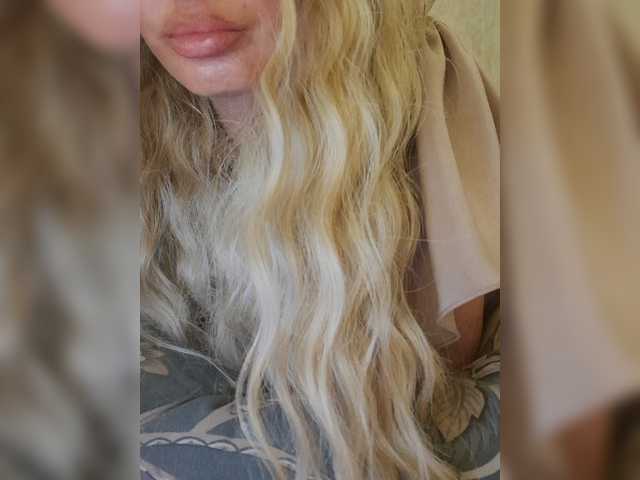 Sofaa live cam on BongaCams