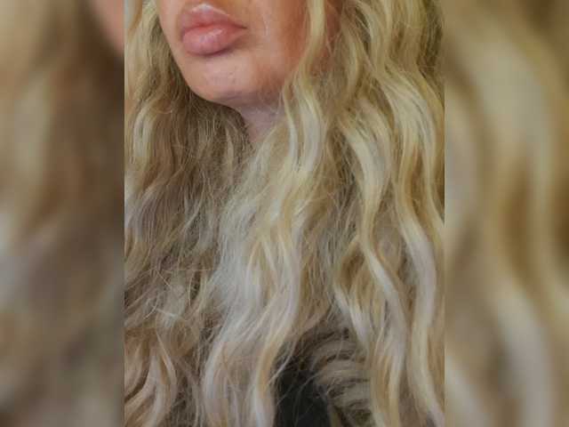 Sofaa live cam on BongaCams
