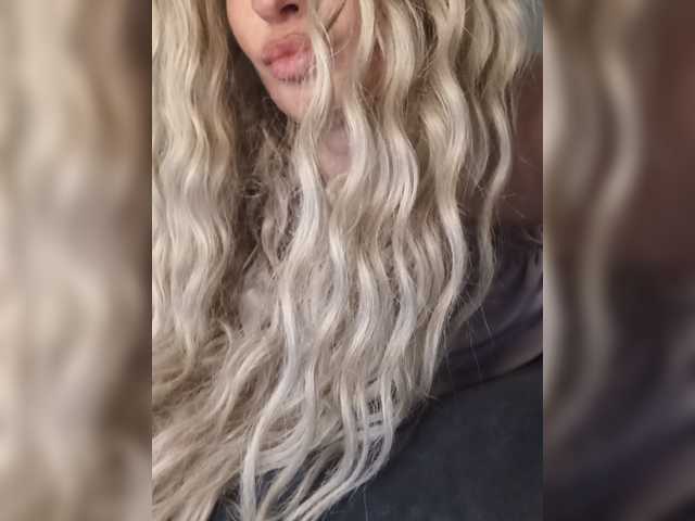 le modèle Sofaa est en webcam porno dans un show sur le site bongacams, il possède les tags suivants: White/Caucasian,Blonde,Shaved