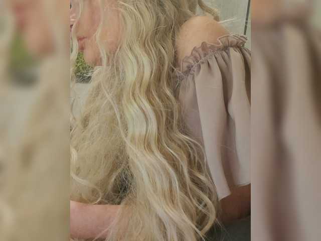Sofaa live cam on BongaCams