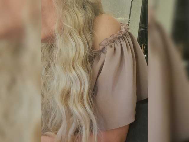Sofaa live cam on BongaCams