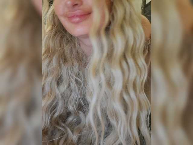 Sofaa live cam on BongaCams