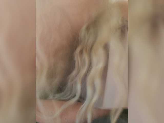 Sofaa live cam on BongaCams