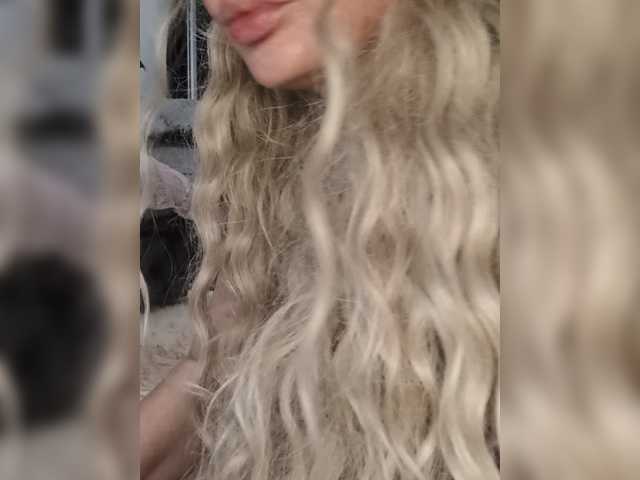 Sofaa live cam on BongaCams