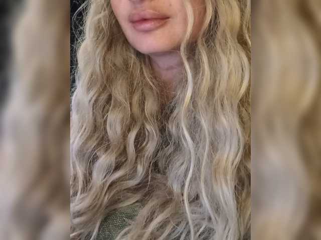 Sofaa live cam on BongaCams