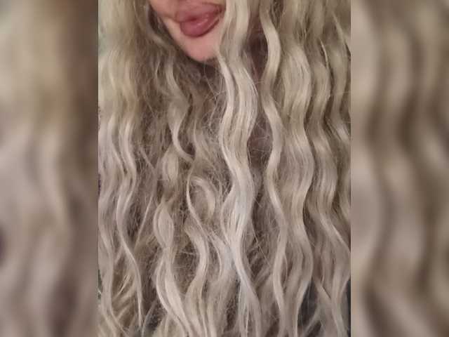 Sofaa live cam on BongaCams
