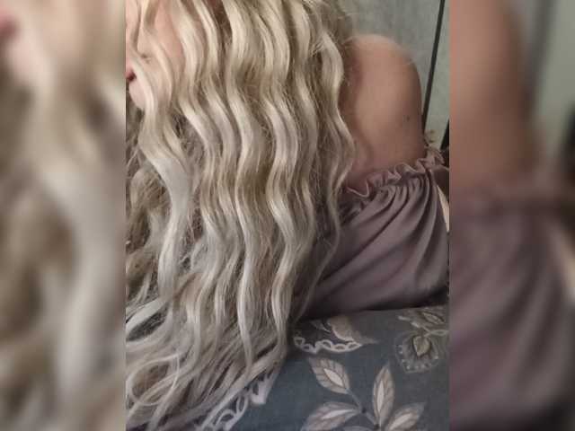 Sofaa live cam on BongaCams
