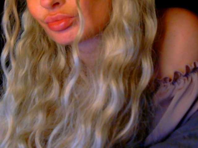 Sofaa live cam on BongaCams