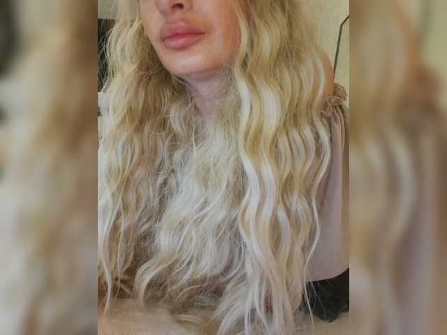 Sofaa live cam on BongaCams