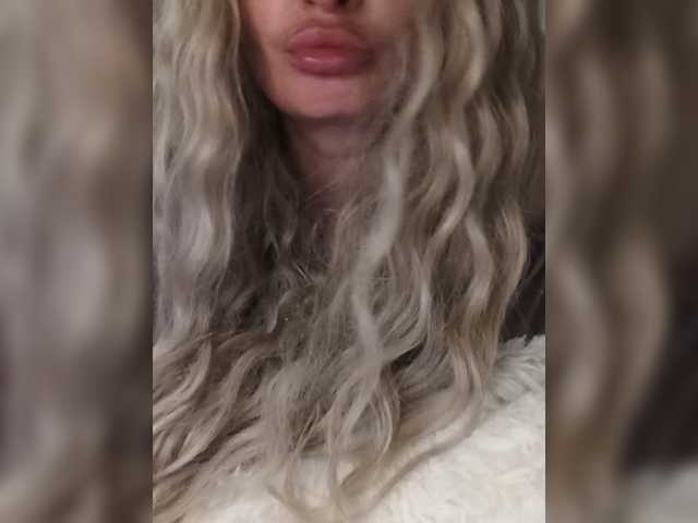 Sofaa live cam on BongaCams