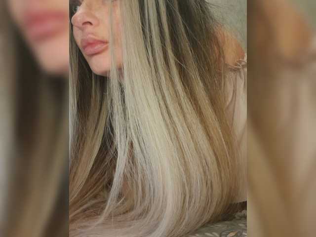 Sofaa live cam on BongaCams