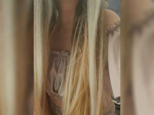Sofaa live cam on BongaCams
