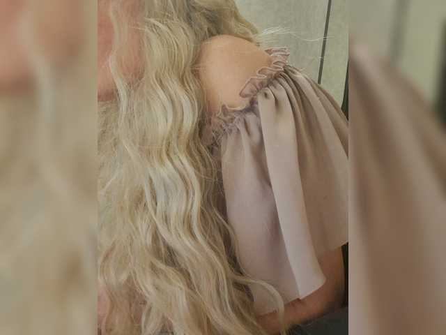 Sofaa live cam on BongaCams
