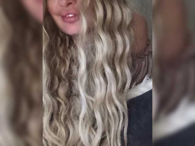 Sofaa live cam on BongaCams