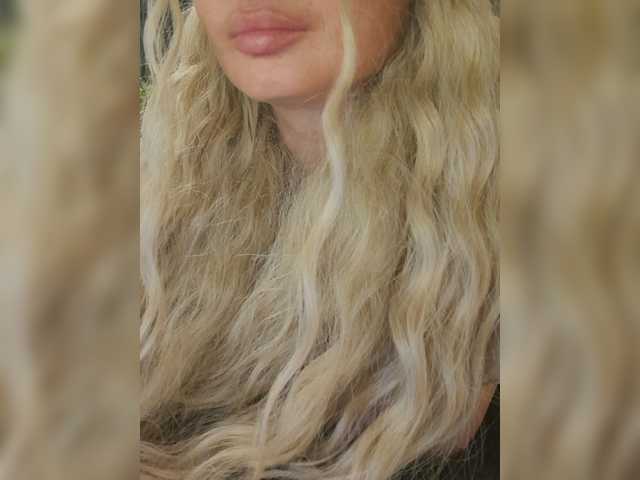 Sofaa live cam on BongaCams