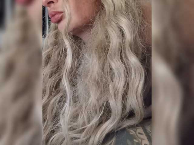 Sofaa live cam on BongaCams