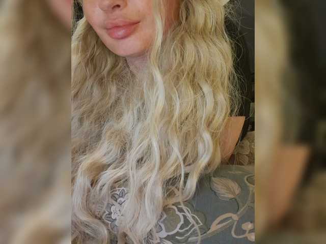 Sofaa live cam on BongaCams