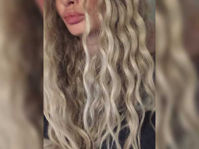 Sofaa live cam on BongaCams