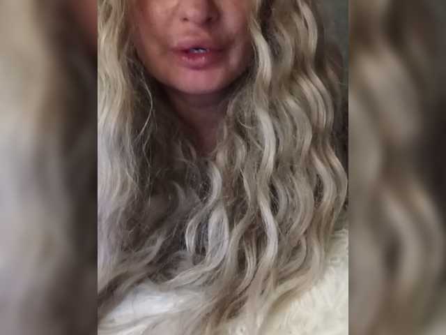 Sofaa live cam preview