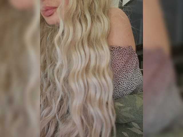 Sofaa live cam on BongaCams