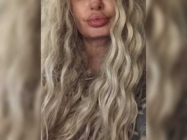Sofaa live cam preview