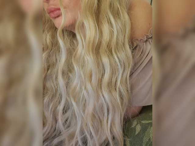 Sofaa live cam on BongaCams