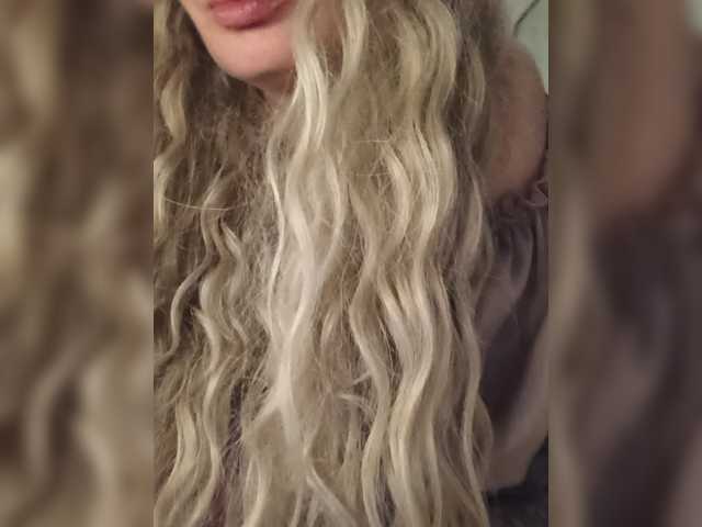 Sofaa live cam on BongaCams
