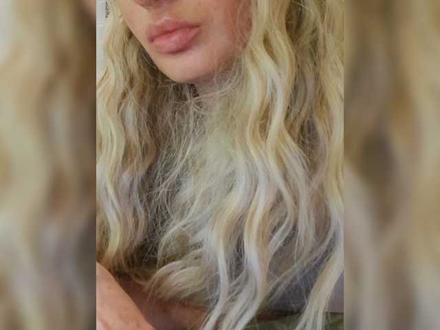 Sofaa live webcam show