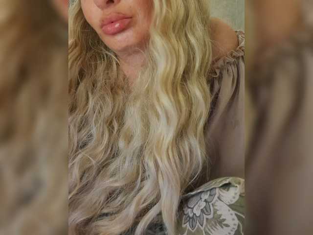 Sofaa live webcam show